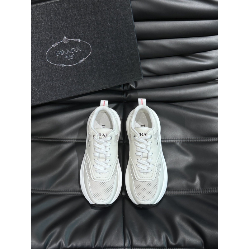 Pra*a casual shoes